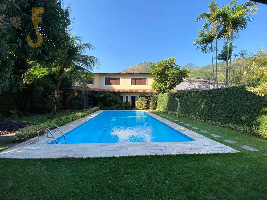 Casa de Condomínio com 5 quartos à venda, 530m2 em Anil, Rio De Janeiro - RJ - imagem 2 Foto 2 de Casa de Condomínio com 5 quartos à venda, 530m2 em Anil, Rio De Janeiro - RJ