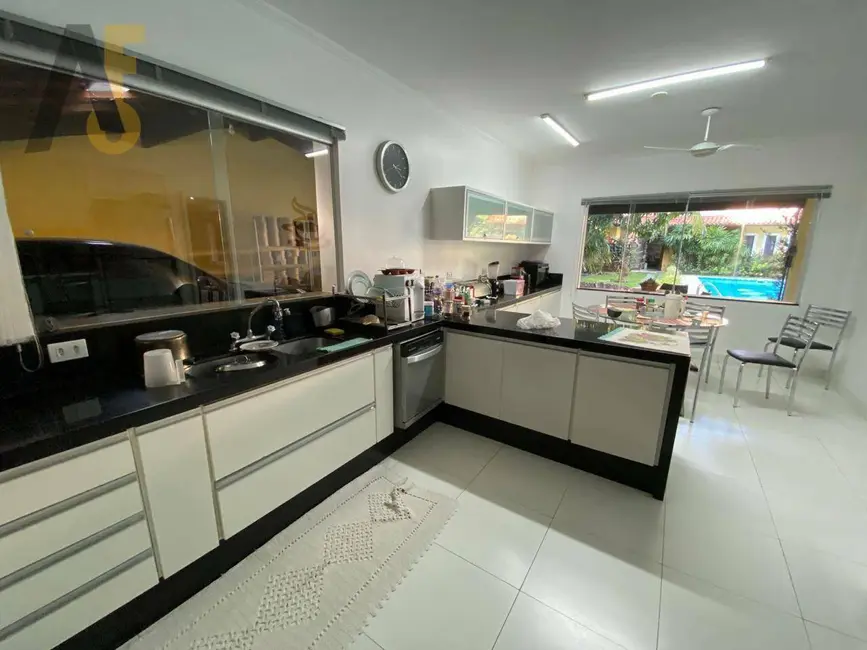 Casa de Condomínio com 5 quartos à venda, 530m2 em Anil, Rio De Janeiro - RJ - imagem 6 Foto 6 de Casa de Condomínio com 5 quartos à venda, 530m2 em Anil, Rio De Janeiro - RJ