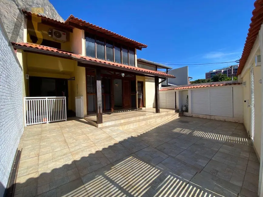 Foto 1 de Casa de Condomínio com 5 quartos à venda, 305m2 em Rio De Janeiro - RJ