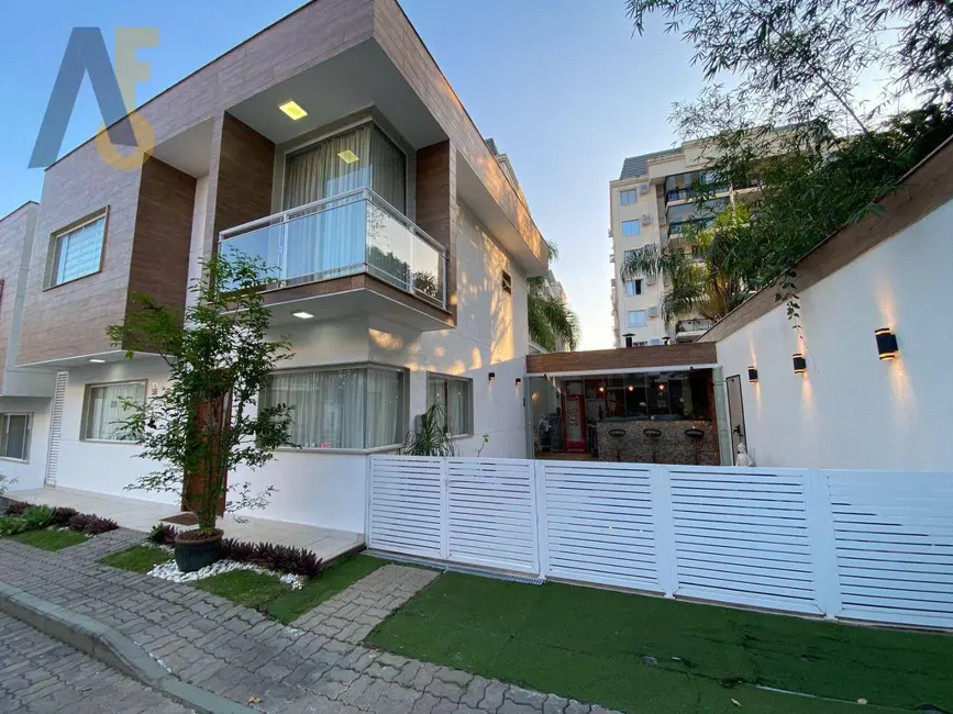 Casa de Condomínio com 3 quartos à venda, 124m2 em Anil, Rio De Janeiro - RJ - imagem 1 Foto 1 de Casa de Condomínio com 3 quartos à venda, 124m2 em Anil, Rio De Janeiro - RJ