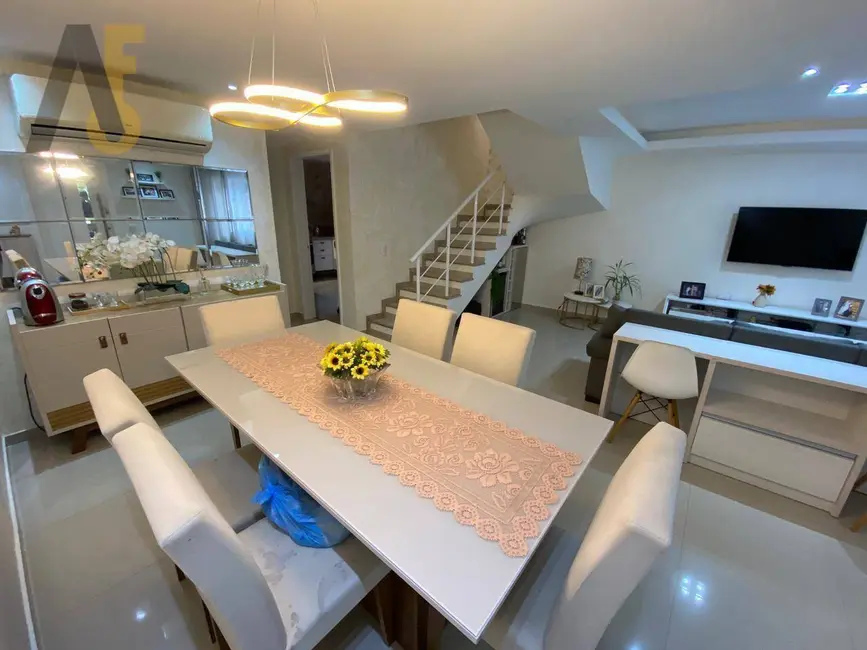 Casa de Condomínio com 3 quartos à venda, 116m2 em Jacarepaguá, Rio De Janeiro - RJ - imagem 3 Foto 3 de Casa de Condomínio com 3 quartos à venda, 116m2 em Jacarepaguá, Rio De Janeiro - RJ