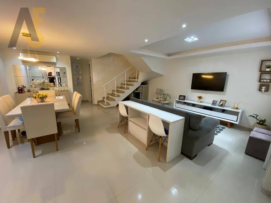 Casa de Condomínio com 3 quartos à venda, 116m2 em Jacarepaguá, Rio De Janeiro - RJ - imagem 2 Foto 2 de Casa de Condomínio com 3 quartos à venda, 116m2 em Jacarepaguá, Rio De Janeiro - RJ