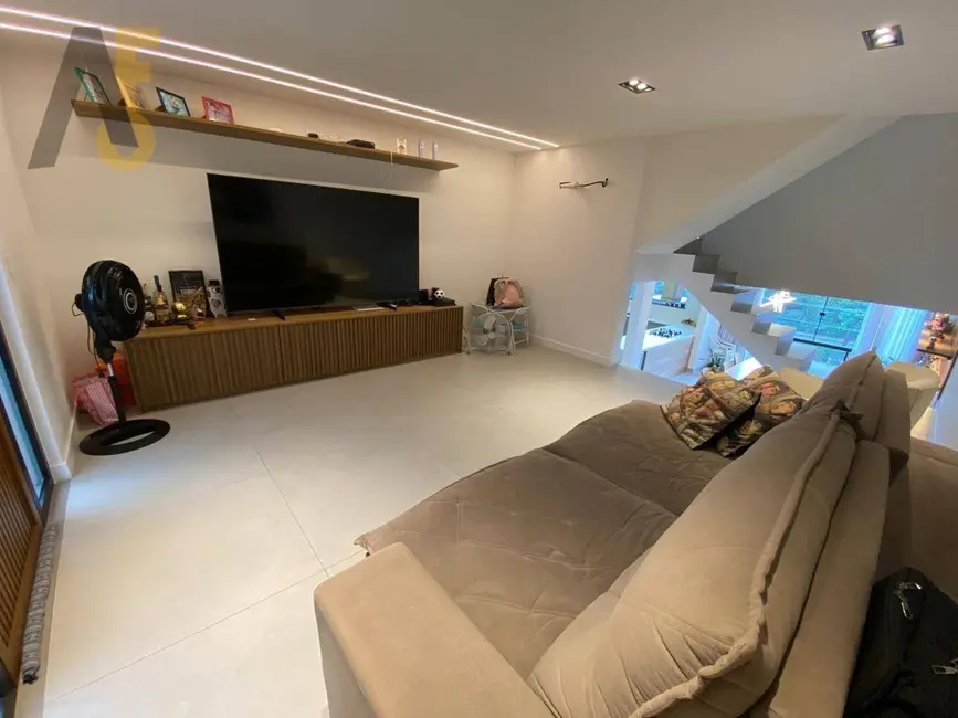 Casa de Condomínio com 4 quartos à venda, 284m2 em Anil, Rio De Janeiro - RJ - imagem 2 Foto 2 de Casa de Condomínio com 4 quartos à venda, 284m2 em Anil, Rio De Janeiro - RJ