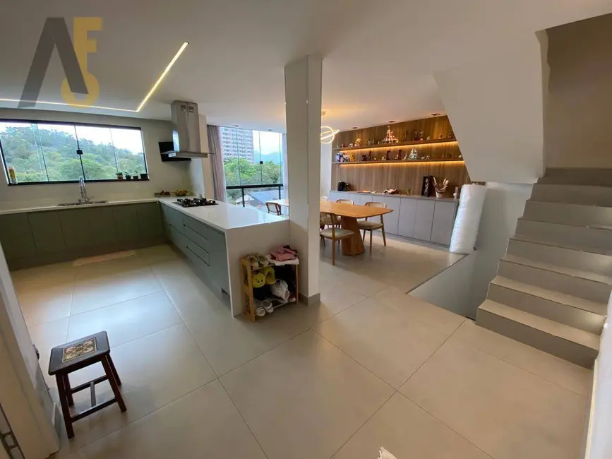 Casa de Condomínio com 4 quartos à venda, 284m2 em Anil, Rio De Janeiro - RJ - imagem 9 Foto 9 de Casa de Condomínio com 4 quartos à venda, 284m2 em Anil, Rio De Janeiro - RJ