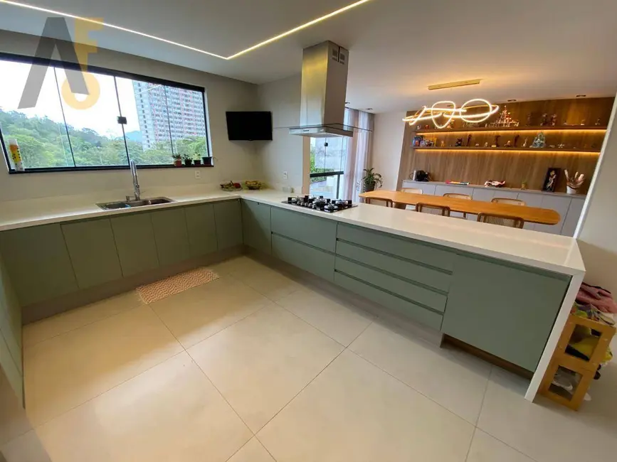 Casa de Condomínio com 4 quartos à venda, 284m2 em Anil, Rio De Janeiro - RJ - imagem 5 Foto 5 de Casa de Condomínio com 4 quartos à venda, 284m2 em Anil, Rio De Janeiro - RJ