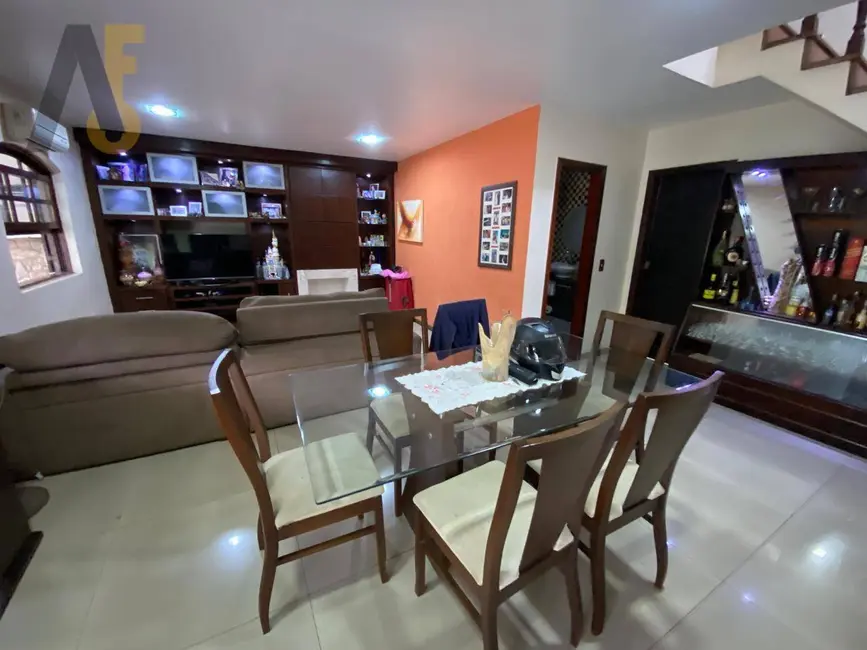 Casa de Condomínio com 3 quartos à venda, 360m2 em Rio De Janeiro - RJ - imagem 2 Foto 2 de Casa de Condomínio com 3 quartos à venda, 360m2 em Rio De Janeiro - RJ