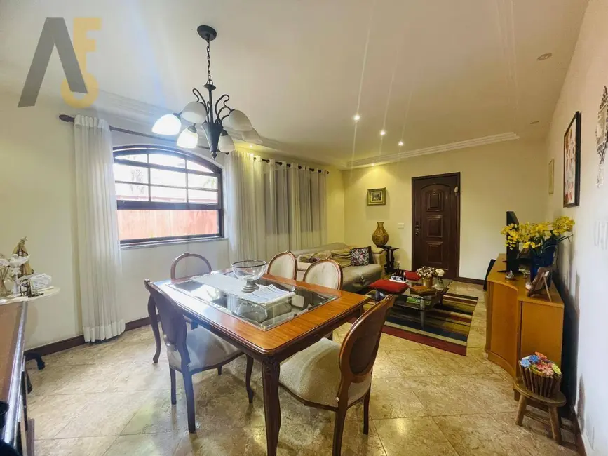 Casa de Condomínio com 3 quartos à venda, 194m2 em Rio De Janeiro - RJ - imagem 2 Foto 2 de Casa de Condomínio com 3 quartos à venda, 194m2 em Rio De Janeiro - RJ