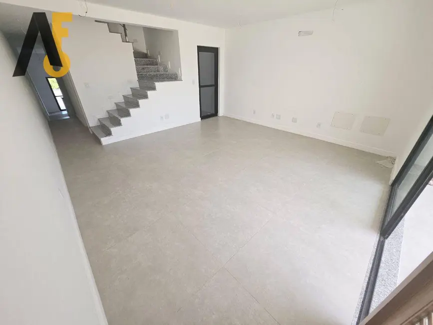 Casa de Condomínio com 3 quartos à venda, 222m2 em Rio De Janeiro - RJ - imagem 7 Foto 7 de Casa de Condomínio com 3 quartos à venda, 222m2 em Rio De Janeiro - RJ