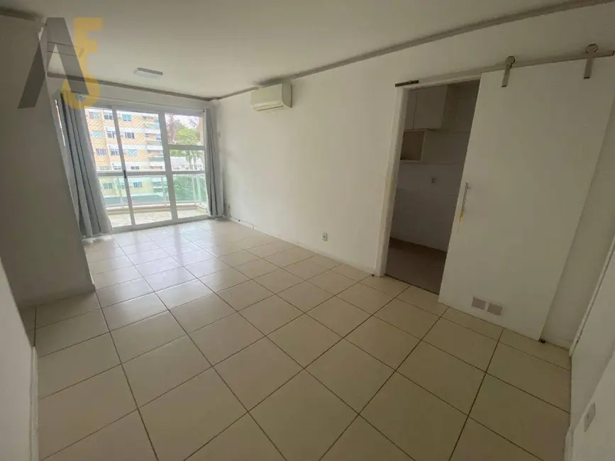 Apartamento com 3 quartos à venda, 83m2 em Rio De Janeiro - RJ - imagem 3 Foto 3 de Apartamento com 3 quartos à venda, 83m2 em Rio De Janeiro - RJ