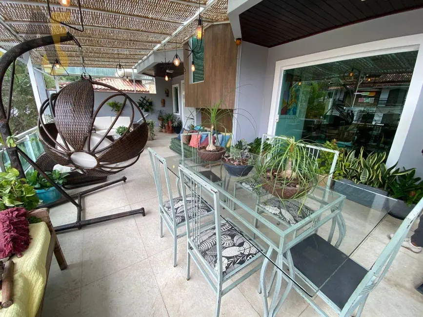 Casa com 4 quartos à venda, 407m2 em Jacarepaguá, Rio De Janeiro - RJ - imagem 2 Foto 2 de Casa com 4 quartos à venda, 407m2 em Jacarepaguá, Rio De Janeiro - RJ