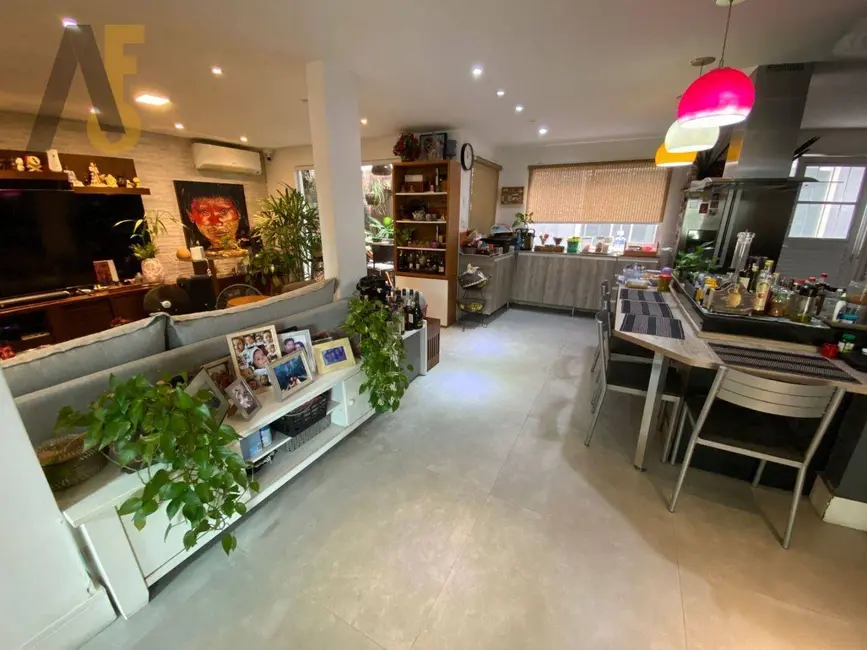 Casa com 4 quartos à venda, 407m2 em Jacarepaguá, Rio De Janeiro - RJ - imagem 9 Foto 9 de Casa com 4 quartos à venda, 407m2 em Jacarepaguá, Rio De Janeiro - RJ