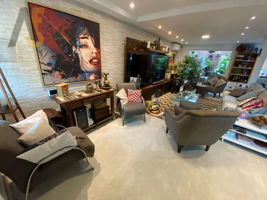 Casa com 4 quartos à venda, 407m2 em Jacarepaguá, Rio De Janeiro - RJ - imagem 6 Foto 6 de Casa com 4 quartos à venda, 407m2 em Jacarepaguá, Rio De Janeiro - RJ