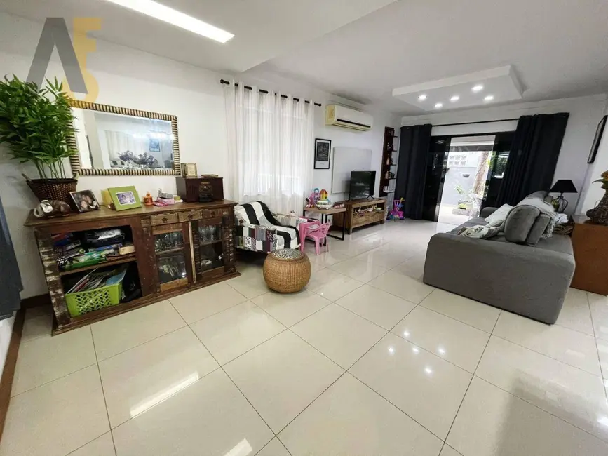 Casa de Condomínio com 4 quartos à venda, 364m2 em Anil, Rio De Janeiro - RJ - imagem 7 Foto 7 de Casa de Condomínio com 4 quartos à venda, 364m2 em Anil, Rio De Janeiro - RJ