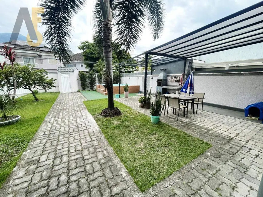 Casa de Condomínio com 4 quartos à venda, 364m2 em Anil, Rio De Janeiro - RJ - imagem 6 Foto 6 de Casa de Condomínio com 4 quartos à venda, 364m2 em Anil, Rio De Janeiro - RJ