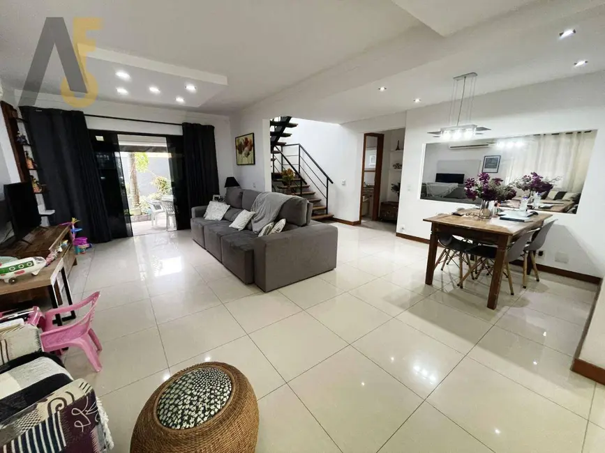 Casa de Condomínio com 4 quartos à venda, 364m2 em Anil, Rio De Janeiro - RJ - imagem 8 Foto 8 de Casa de Condomínio com 4 quartos à venda, 364m2 em Anil, Rio De Janeiro - RJ