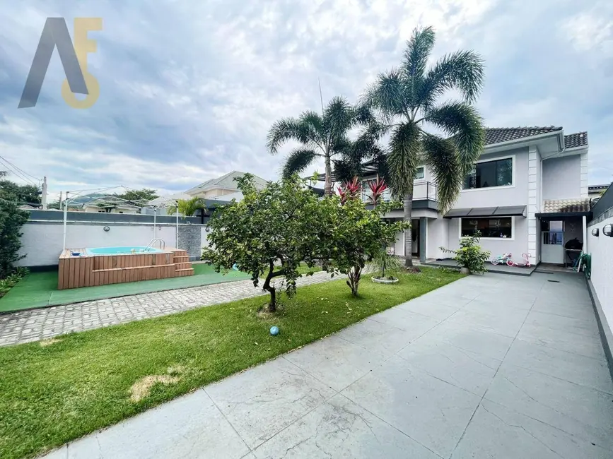 Casa de Condomínio com 4 quartos à venda, 364m2 em Anil, Rio De Janeiro - RJ - imagem 1 Foto 1 de Casa de Condomínio com 4 quartos à venda, 364m2 em Anil, Rio De Janeiro - RJ