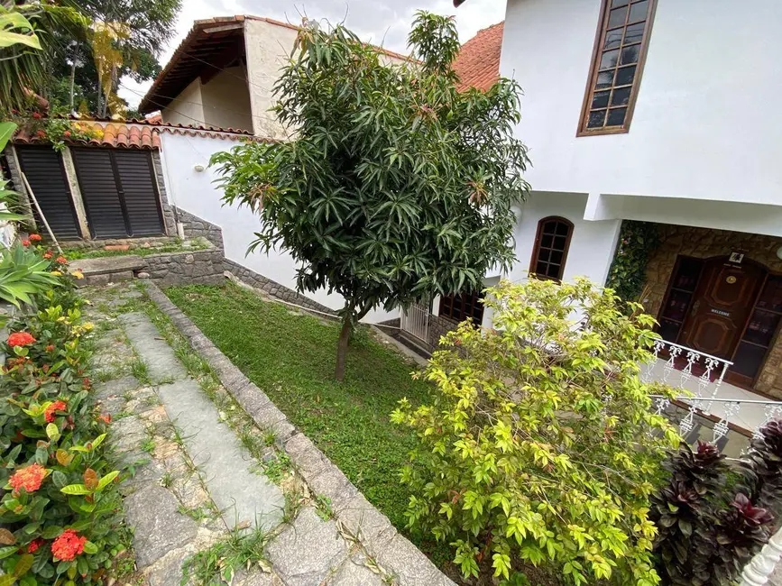 Casa de Condomínio com 4 quartos à venda, 600m2 em Anil, Rio De Janeiro - RJ - imagem 2 Foto 2 de Casa de Condomínio com 4 quartos à venda, 600m2 em Anil, Rio De Janeiro - RJ