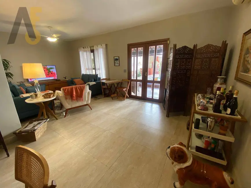 Casa de Condomínio com 3 quartos à venda, 264m2 em Gardênia Azul, Rio De Janeiro - RJ - imagem 4 Foto 4 de Casa de Condomínio com 3 quartos à venda, 264m2 em Gardênia Azul, Rio De Janeiro - RJ
