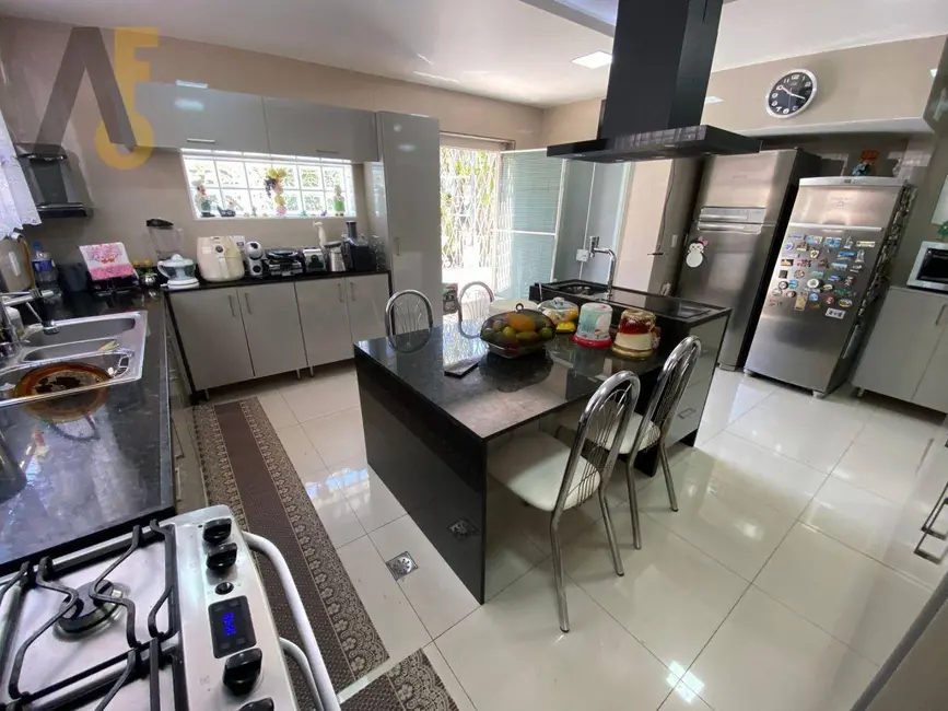 Foto 4 de Casa com 3 quartos à venda, 587m2 em Rio De Janeiro - RJ
