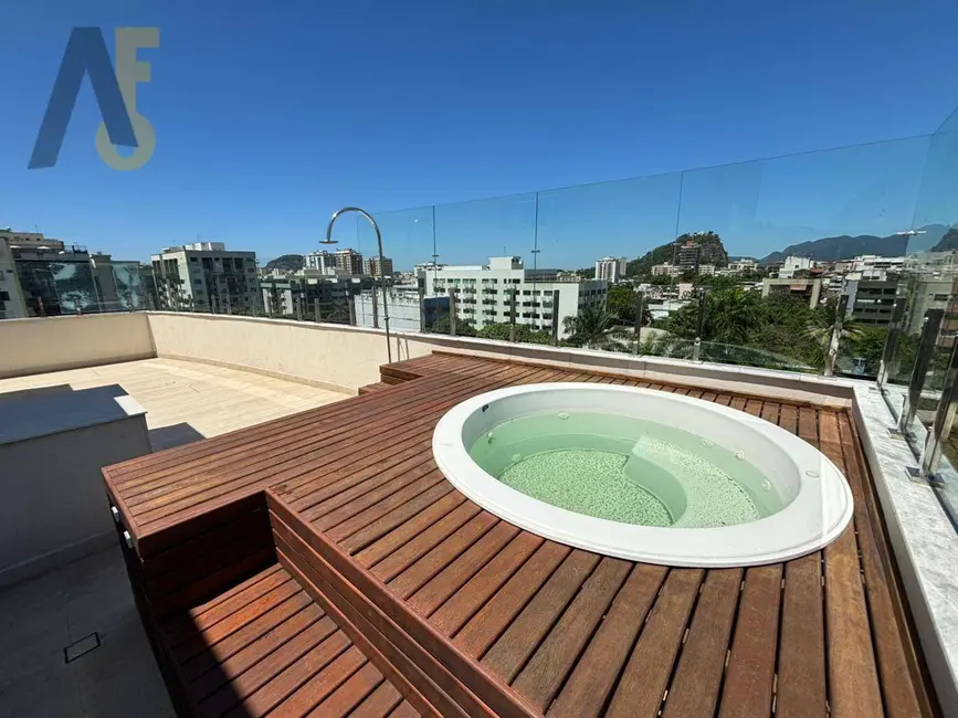 Foto 2 de Cobertura com 2 quartos à venda, 210m2 em Rio De Janeiro - RJ