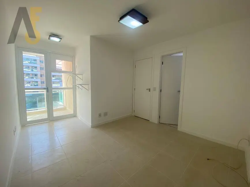 Foto 2 de Apartamento com 3 quartos à venda, 83m2 em Rio De Janeiro - RJ