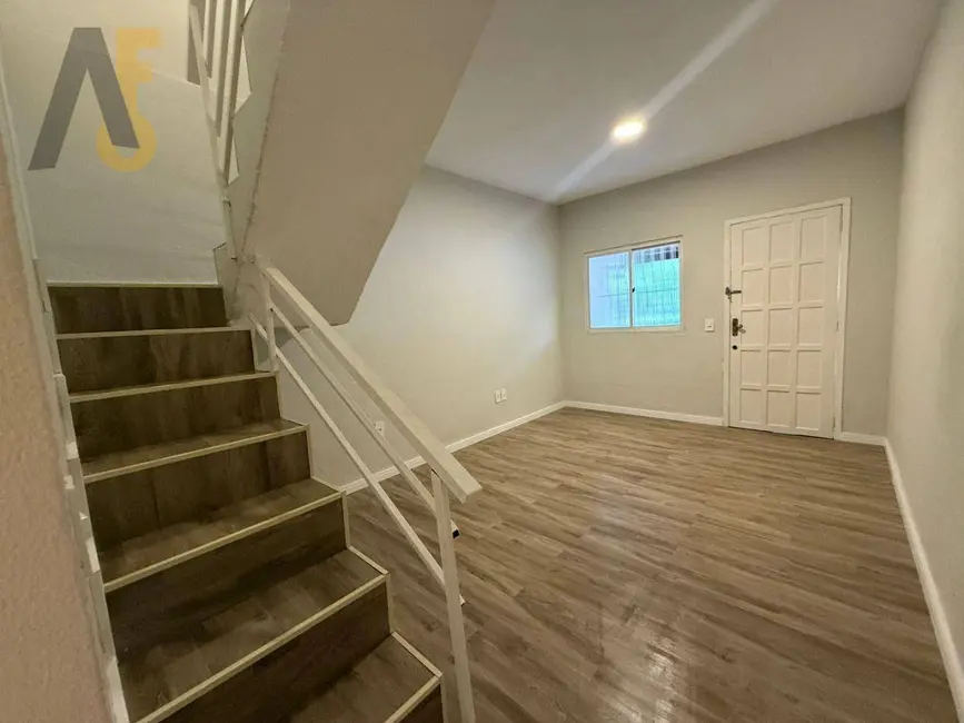 Foto 2 de Casa com 2 quartos à venda, 55m2 em Curicica, Rio De Janeiro - RJ