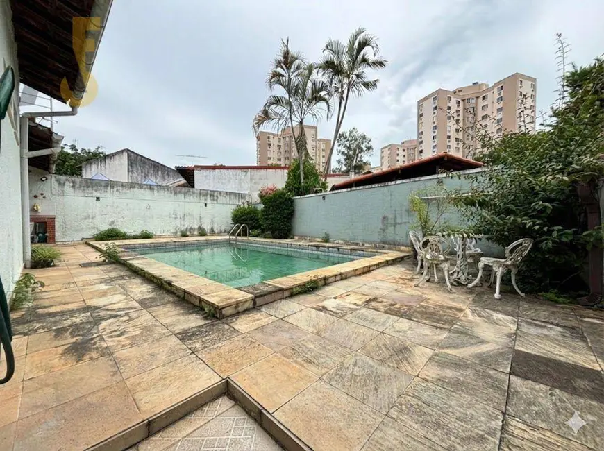 Foto 2 de Casa com 3 quartos à venda, 328m2 em Rio De Janeiro - RJ