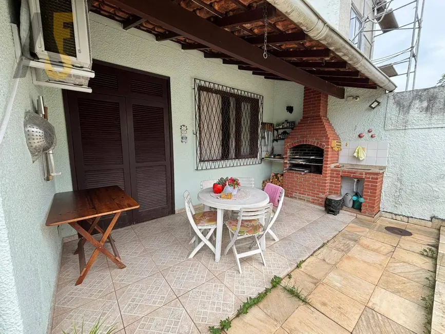 Foto 3 de Casa com 3 quartos à venda, 328m2 em Rio De Janeiro - RJ