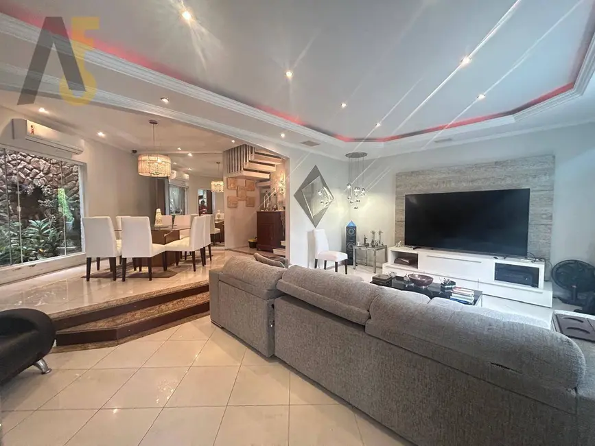Foto 2 de Casa de Condomínio com 4 quartos à venda, 390m2 em Rio De Janeiro - RJ