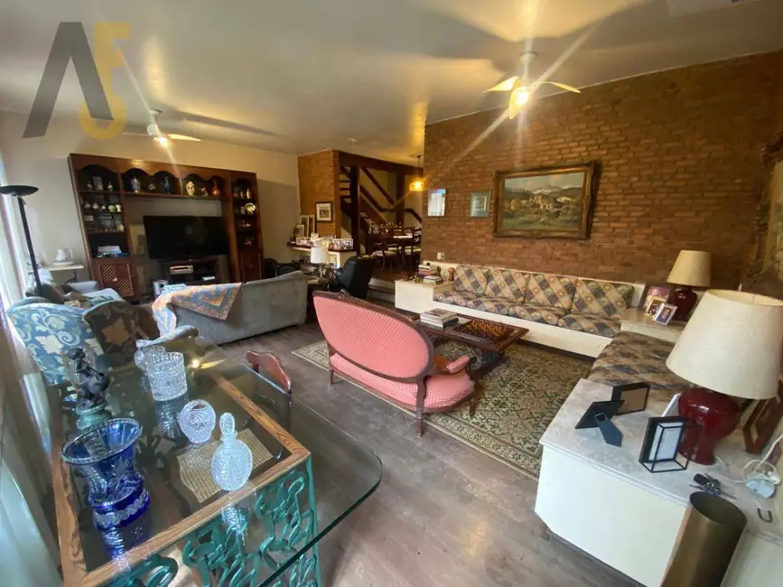 Casa de Condomínio com 6 quartos à venda, 347m2 em Anil, Rio De Janeiro - RJ - imagem 5 Foto 5 de Casa de Condomínio com 6 quartos à venda, 347m2 em Anil, Rio De Janeiro - RJ