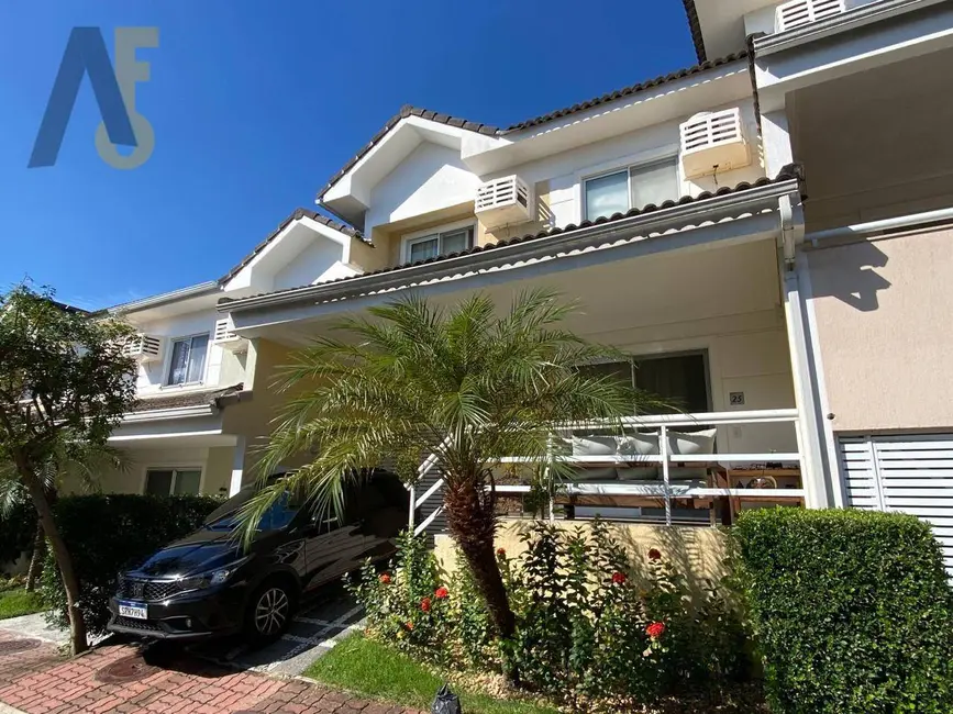 Casa de Condomínio com 4 quartos à venda, 147m2 em Rio De Janeiro - RJ - imagem 2 Foto 2 de Casa de Condomínio com 4 quartos à venda, 147m2 em Rio De Janeiro - RJ