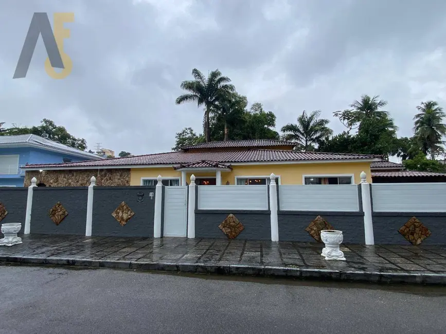 Casa de Condomínio com 5 quartos à venda, 600m2 em Jacarepaguá, Rio De Janeiro - RJ - imagem 1 Foto 1 de Casa de Condomínio com 5 quartos à venda, 600m2 em Jacarepaguá, Rio De Janeiro - RJ
