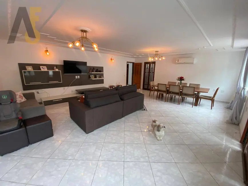 Casa de Condomínio com 5 quartos à venda, 600m2 em Jacarepaguá, Rio De Janeiro - RJ - imagem 2 Foto 2 de Casa de Condomínio com 5 quartos à venda, 600m2 em Jacarepaguá, Rio De Janeiro - RJ