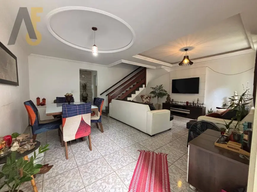 Casa com 3 quartos à venda, 128m2 em Anil, Rio De Janeiro - RJ - imagem 2 Foto 2 de Casa com 3 quartos à venda, 128m2 em Anil, Rio De Janeiro - RJ