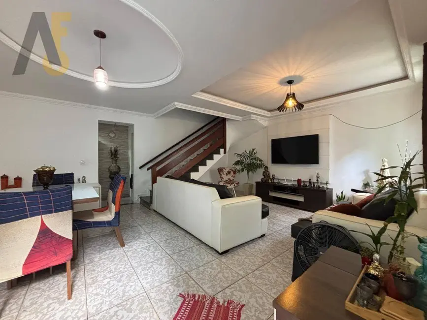 Casa com 3 quartos à venda, 128m2 em Anil, Rio De Janeiro - RJ - imagem 3 Foto 3 de Casa com 3 quartos à venda, 128m2 em Anil, Rio De Janeiro - RJ