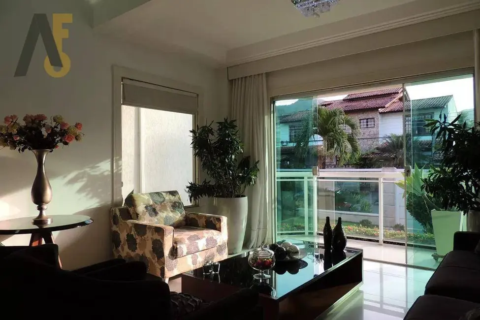 Casa de Condomínio com 4 quartos à venda, 485m2 em Jacarepaguá, Rio De Janeiro - RJ - imagem 3 Foto 3 de Casa de Condomínio com 4 quartos à venda, 485m2 em Jacarepaguá, Rio De Janeiro - RJ