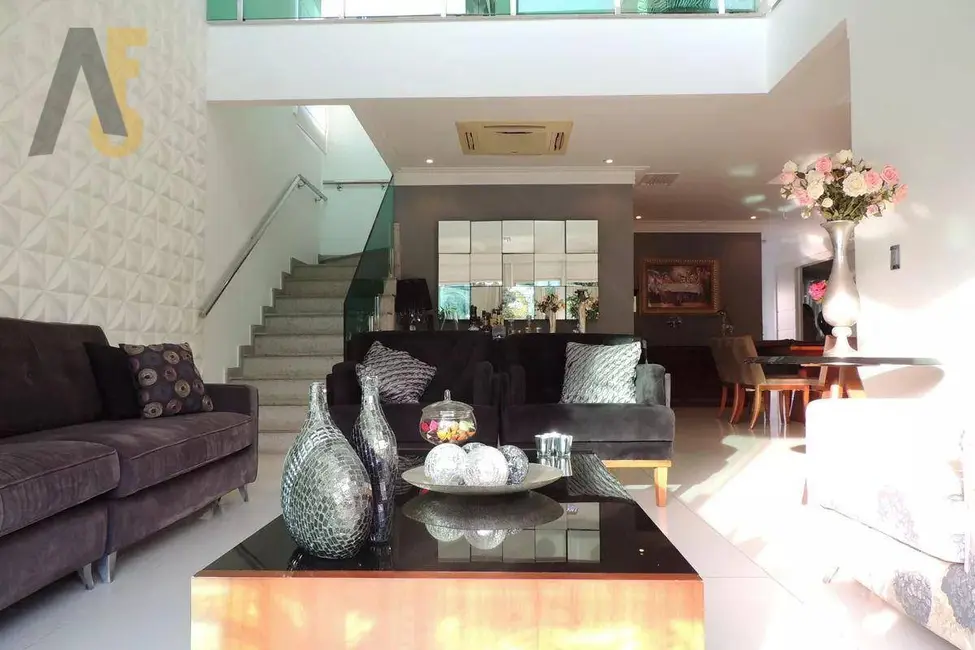 Casa de Condomínio com 4 quartos à venda, 485m2 em Jacarepaguá, Rio De Janeiro - RJ - imagem 1 Foto 1 de Casa de Condomínio com 4 quartos à venda, 485m2 em Jacarepaguá, Rio De Janeiro - RJ