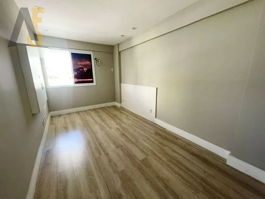 Foto 8 de Apartamento com 4 quartos à venda, 97m2 em Rio De Janeiro - RJ