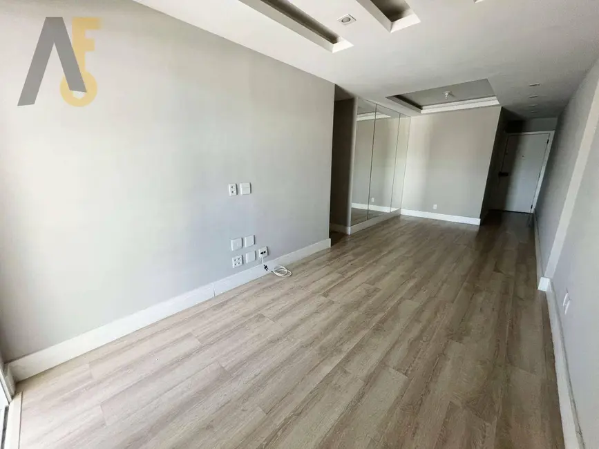 Foto 3 de Apartamento com 4 quartos à venda, 97m2 em Rio De Janeiro - RJ