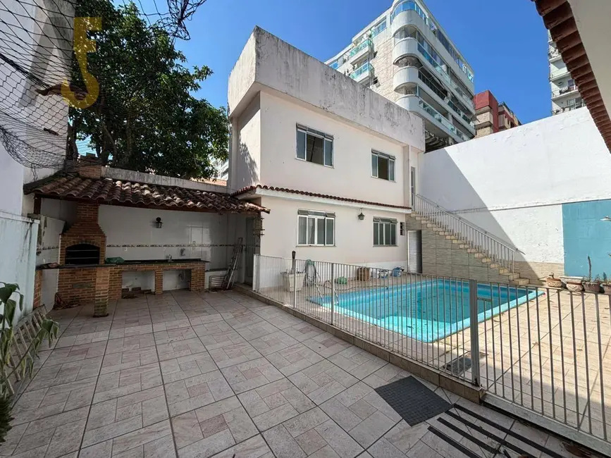 Foto 2 de Casa com 6 quartos à venda, 370m2 em Rio De Janeiro - RJ