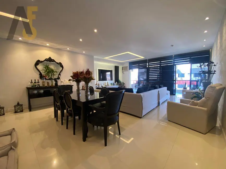 Foto 2 de Apartamento com 3 quartos à venda, 180m2 em Rio De Janeiro - RJ