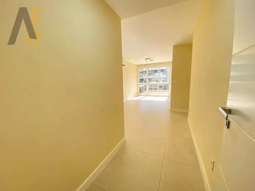 Apartamento com 2 quartos à venda, 81m2 em Rio De Janeiro - RJ - imagem 2 Foto 2 de Apartamento com 2 quartos à venda, 81m2 em Rio De Janeiro - RJ