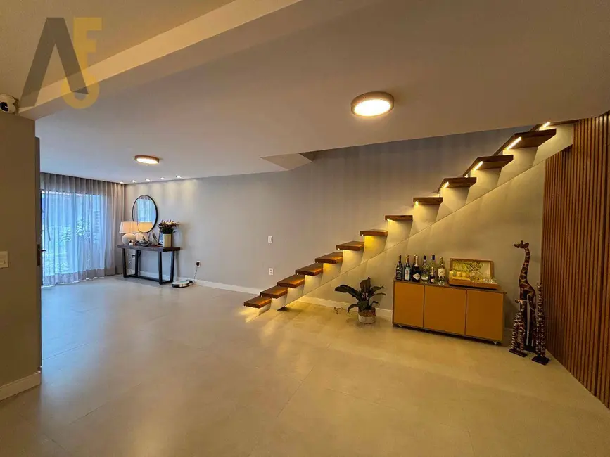 Casa de Condomínio com 2 quartos à venda, 180m2 em Anil, Rio De Janeiro - RJ - imagem 4 Foto 4 de Casa de Condomínio com 2 quartos à venda, 180m2 em Anil, Rio De Janeiro - RJ