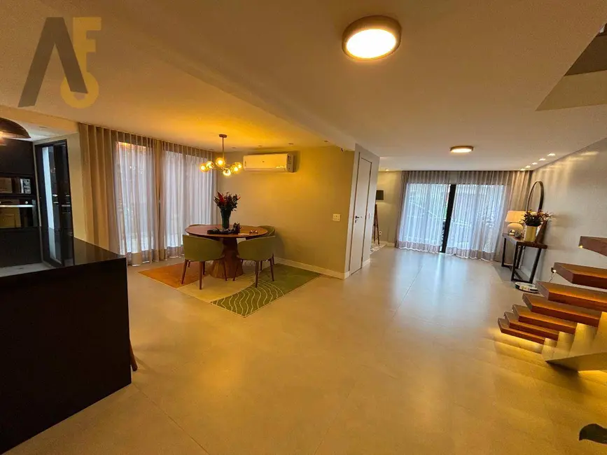 Casa de Condomínio com 2 quartos à venda, 180m2 em Anil, Rio De Janeiro - RJ - imagem 3 Foto 3 de Casa de Condomínio com 2 quartos à venda, 180m2 em Anil, Rio De Janeiro - RJ