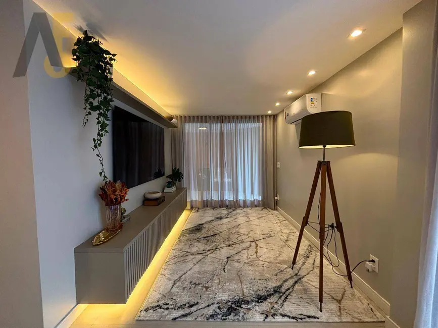 Casa de Condomínio com 2 quartos à venda, 180m2 em Anil, Rio De Janeiro - RJ - imagem 6 Foto 6 de Casa de Condomínio com 2 quartos à venda, 180m2 em Anil, Rio De Janeiro - RJ