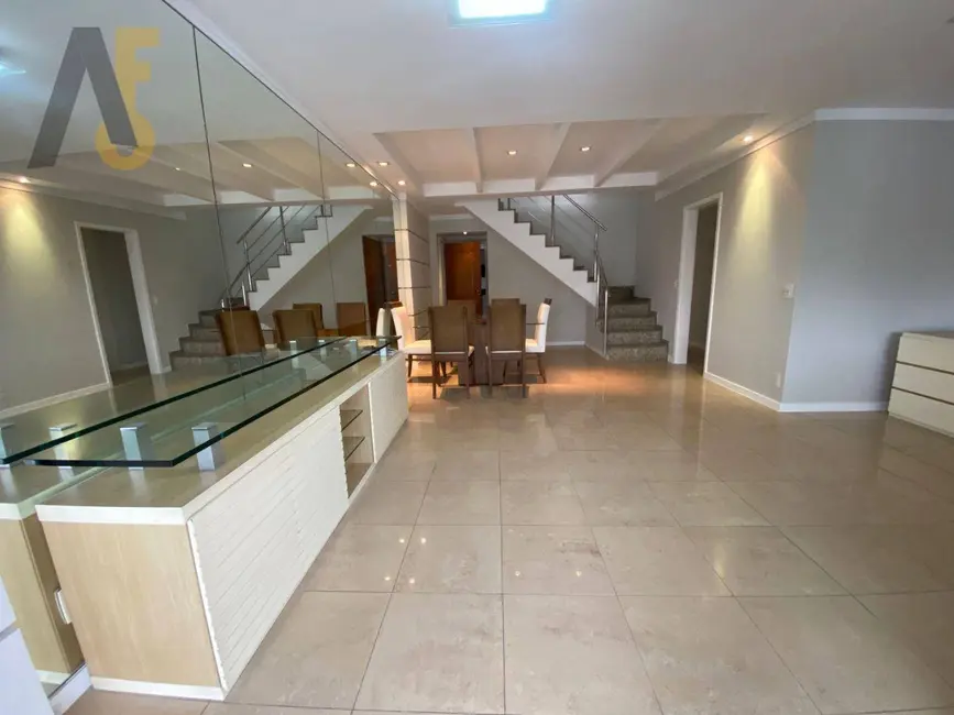 Cobertura com 4 quartos à venda, 233m2 em Rio De Janeiro - RJ - imagem 3 Foto 3 de Cobertura com 4 quartos à venda, 233m2 em Rio De Janeiro - RJ