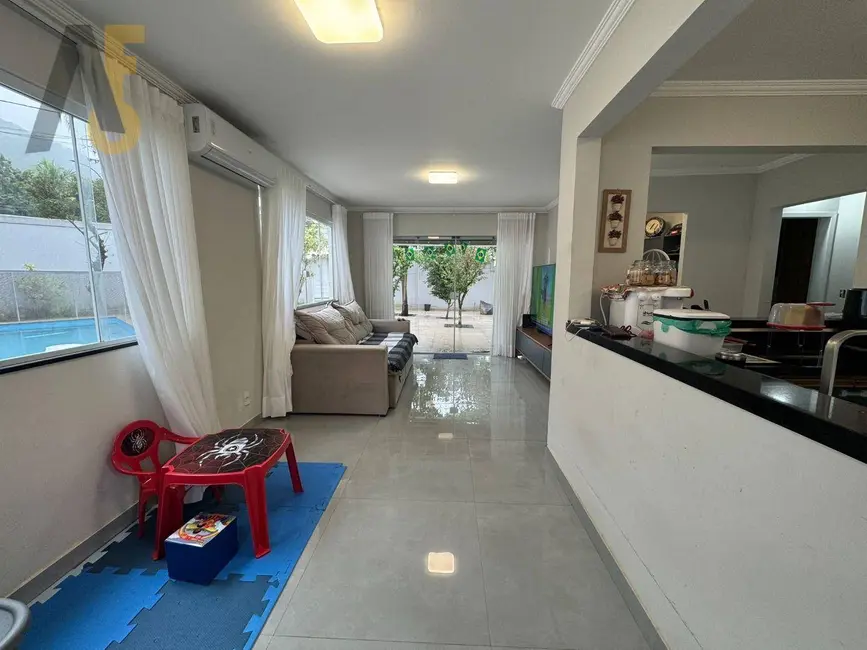 Casa com 2 quartos à venda, 361m2 em Jacarepaguá, Rio De Janeiro - RJ - imagem 6 Foto 6 de Casa com 2 quartos à venda, 361m2 em Jacarepaguá, Rio De Janeiro - RJ