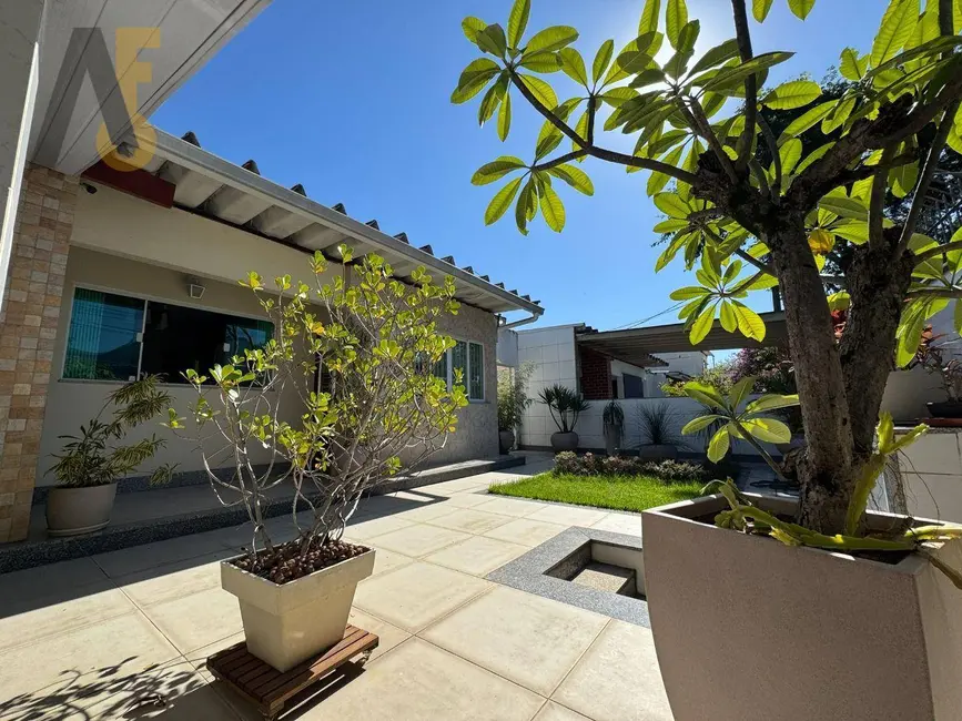 Foto 2 de Casa com 3 quartos à venda, 302m2 em Rio De Janeiro - RJ