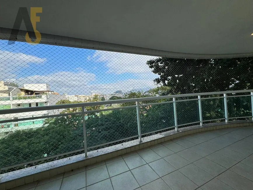 Apartamento com 3 quartos à venda, 129m2 em Rio De Janeiro - RJ - imagem 9 Foto 9 de Apartamento com 3 quartos à venda, 129m2 em Rio De Janeiro - RJ