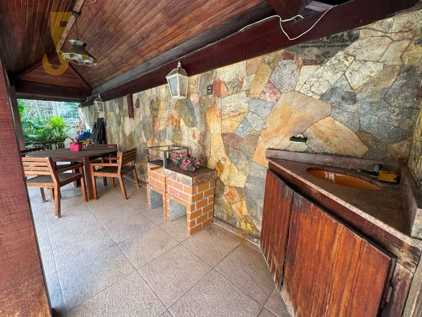 Foto 3 de Casa com 5 quartos à venda, 328m2 em Rio De Janeiro - RJ